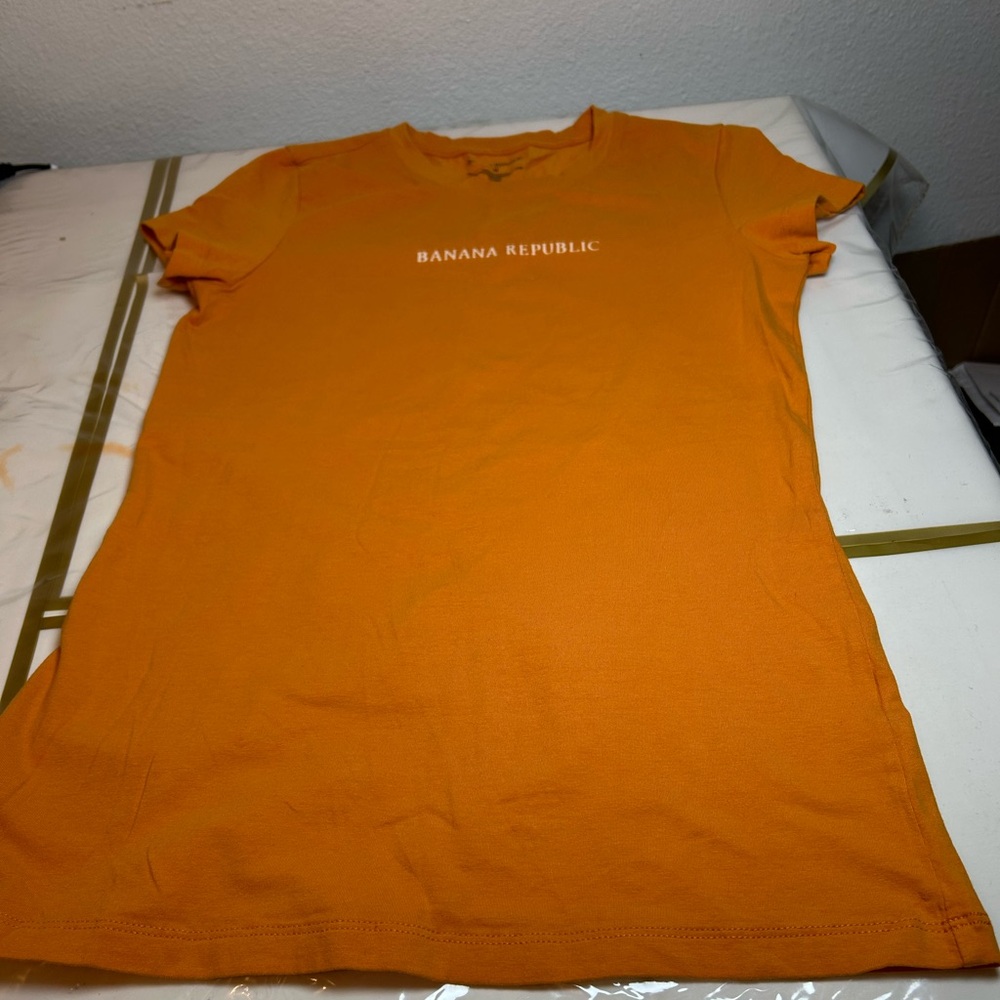 Banana Republic Vibrant Orange Shir women’s size M